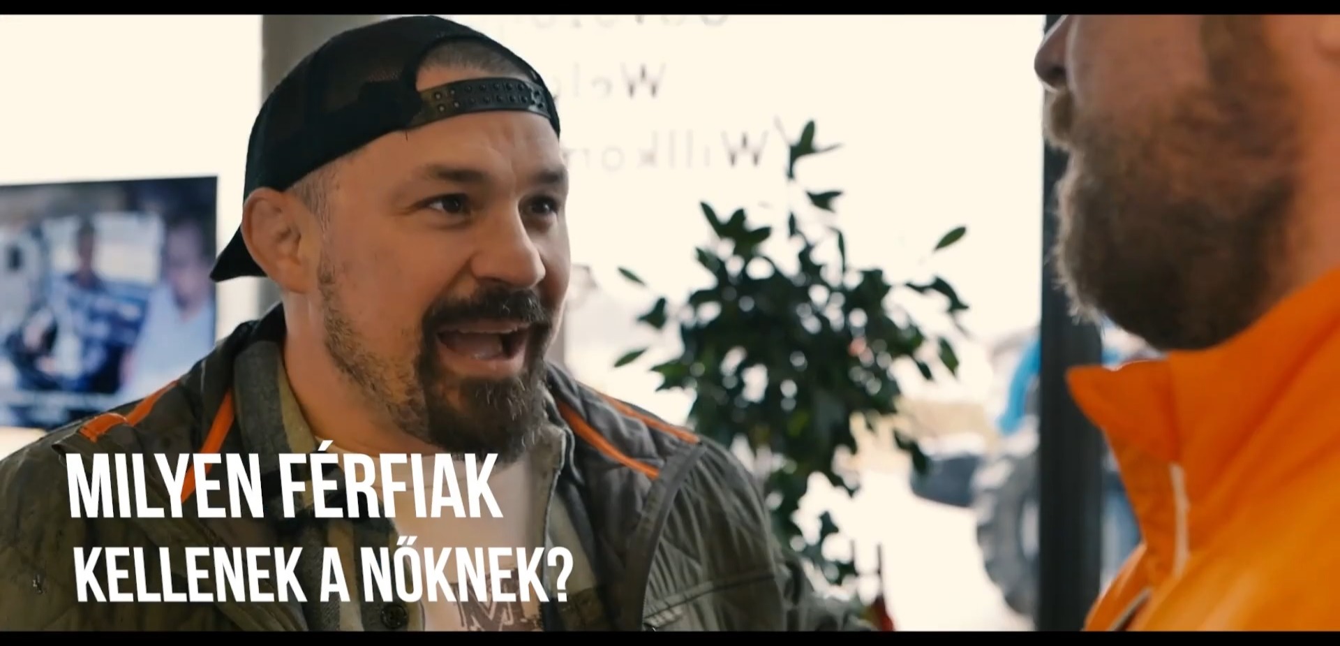 Axiál